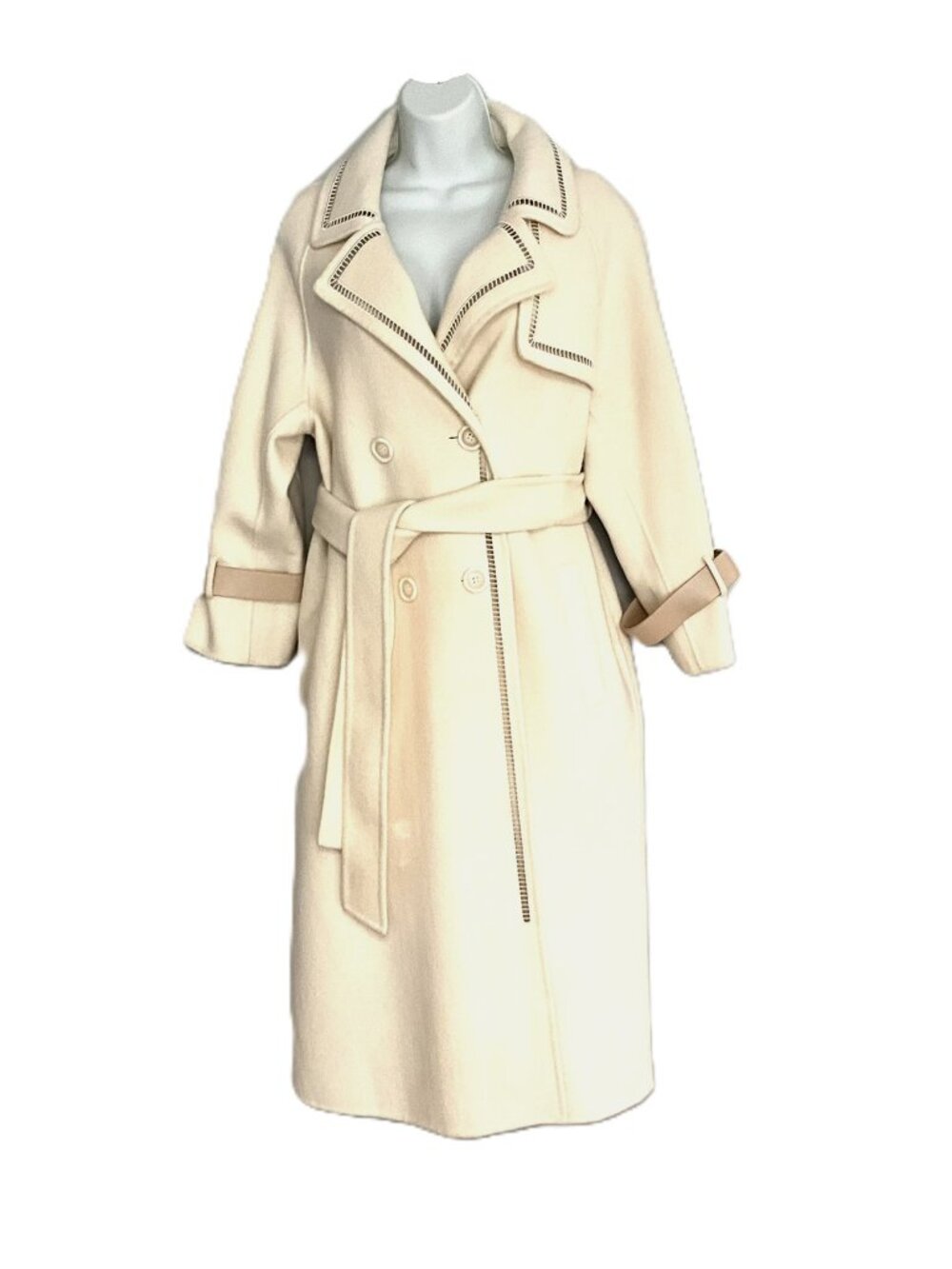 100% Wool Coat in a Creamy Beige tone Size US 6 , China